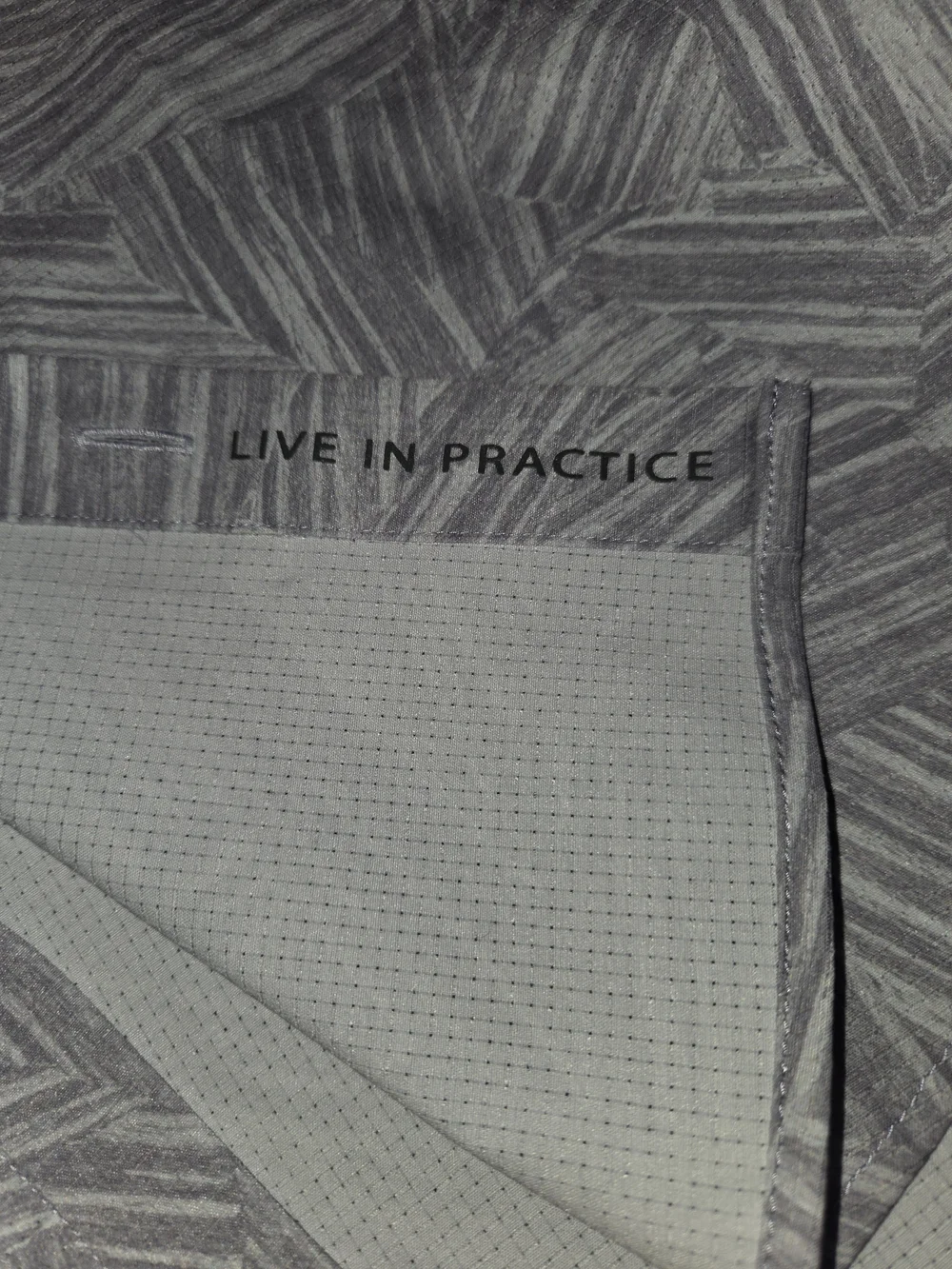 Lululemon Airing Easy Shirt Fits Large Men's Short-Sleeve Gray Patterned Shirt
